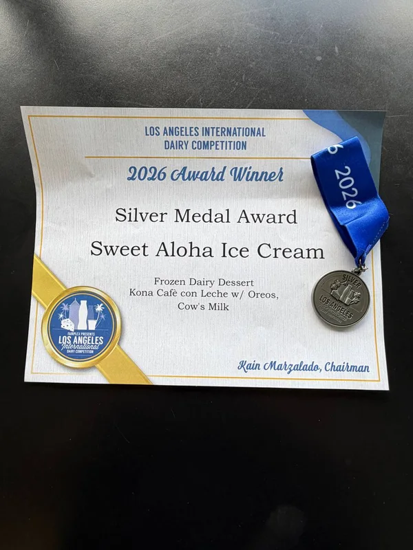 Kona Cafe con Leche with Oreos with its Silver Medal